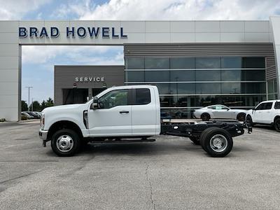 New 2025 Ford F-350 Super Cab Cab Chassis for sale #T71974 - photo 1