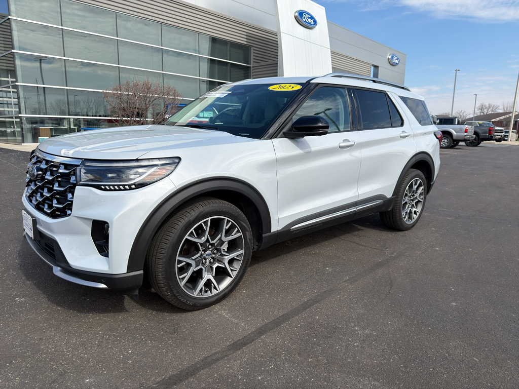 Used 2025 Ford Explorer - photo 6