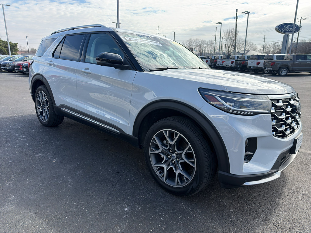 Used 2025 Ford Explorer - photo 8