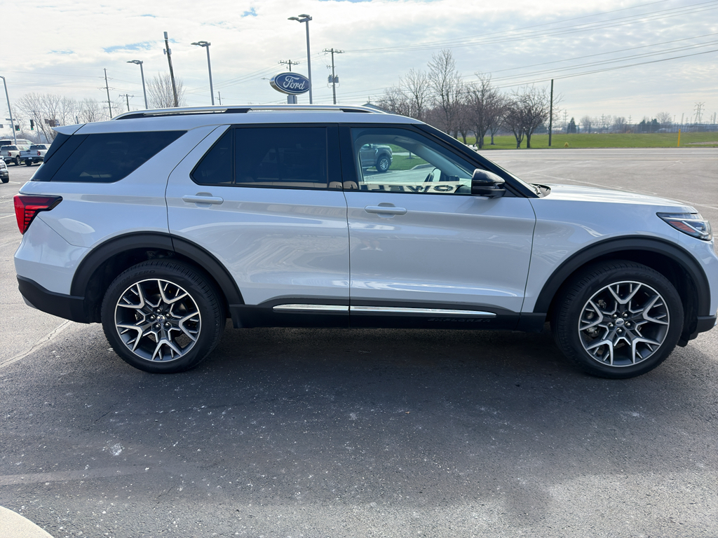 Used 2025 Ford Explorer - photo 9