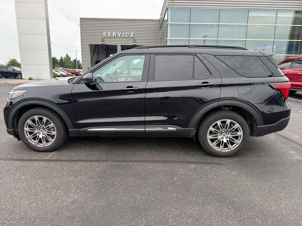 Used 2025 Ford Explorer - photo 11