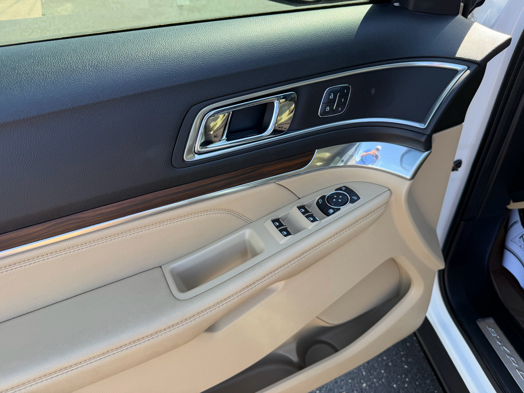 Used 2017 Ford Explorer - photo 18