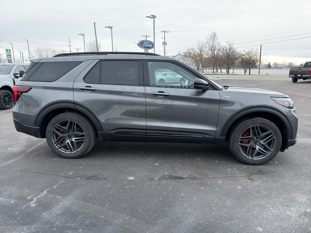 Used 2025 Ford Explorer - photo 8