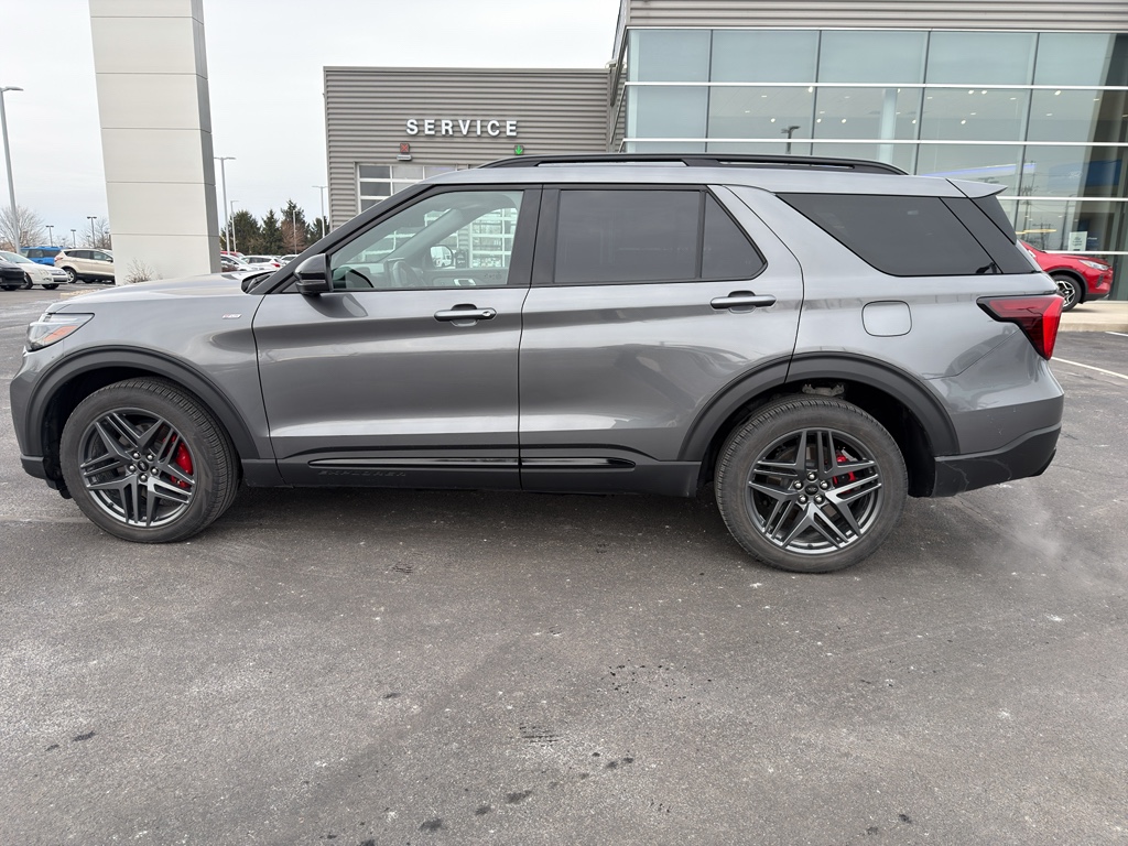 Used 2025 Ford Explorer - photo 11