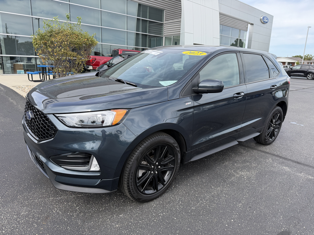 Used 2023 Ford Edge - photo 2