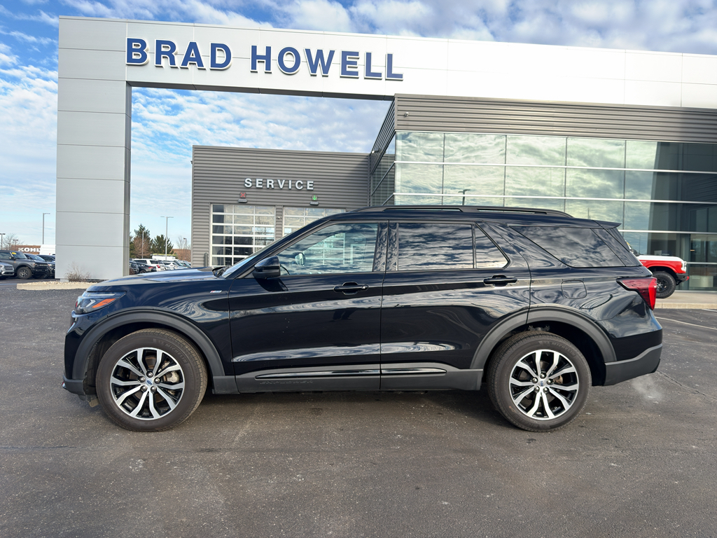 Used 2025 Ford Explorer - photo 1