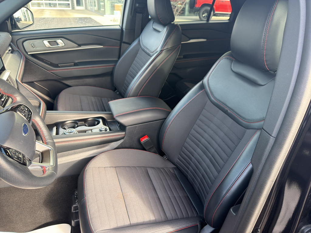 Used 2025 Ford Explorer - photo 14