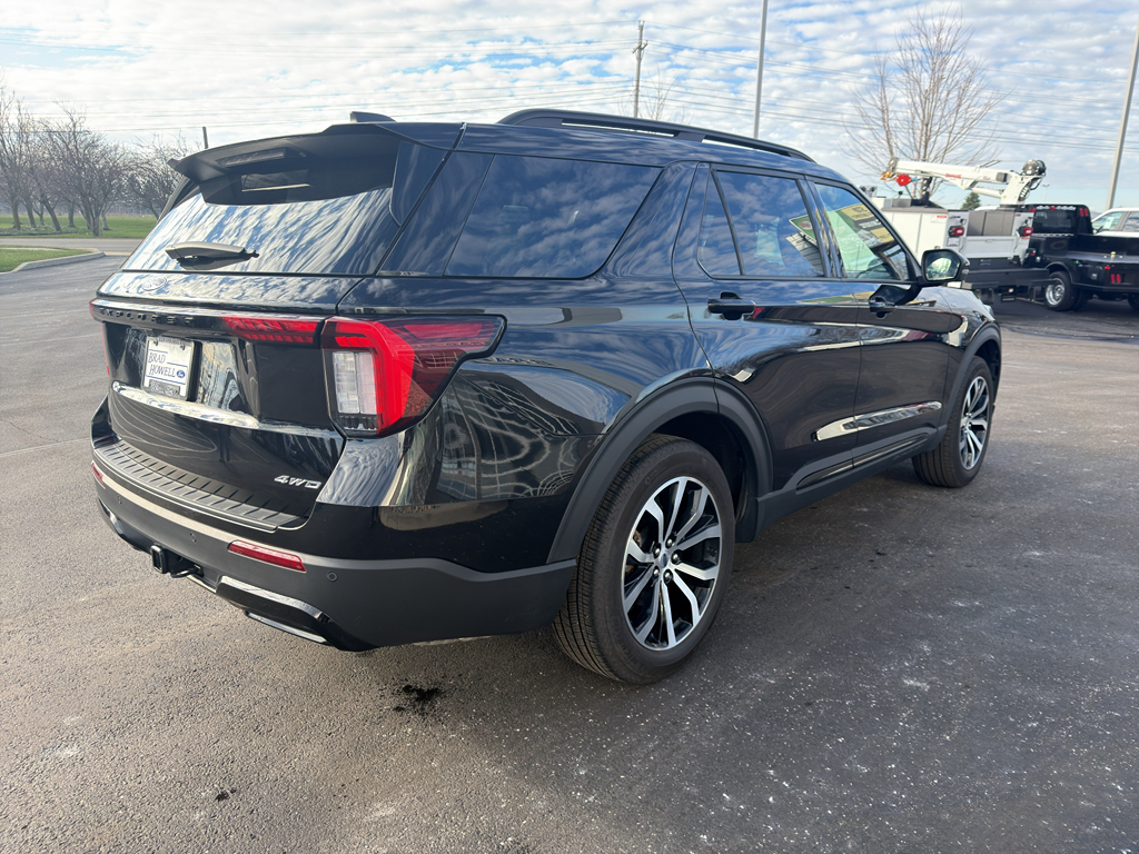 Used 2025 Ford Explorer - photo 10