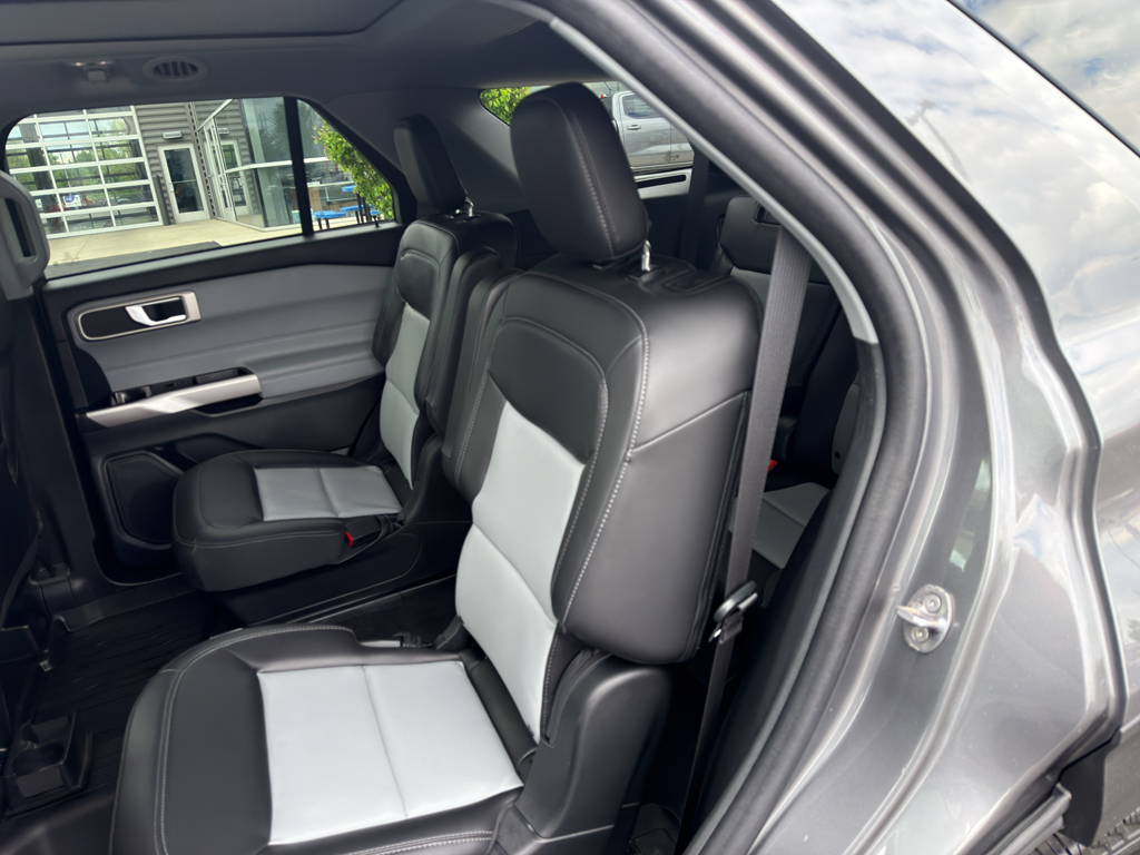 Used 2023 Ford Explorer - photo 16