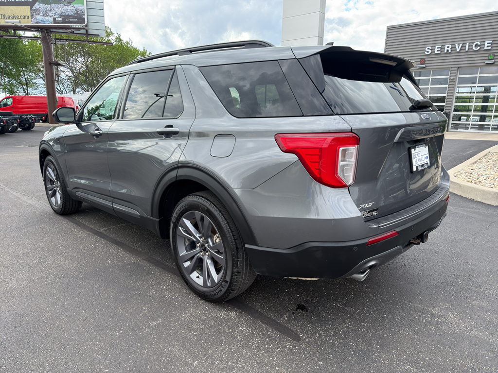 Used 2023 Ford Explorer - photo 2