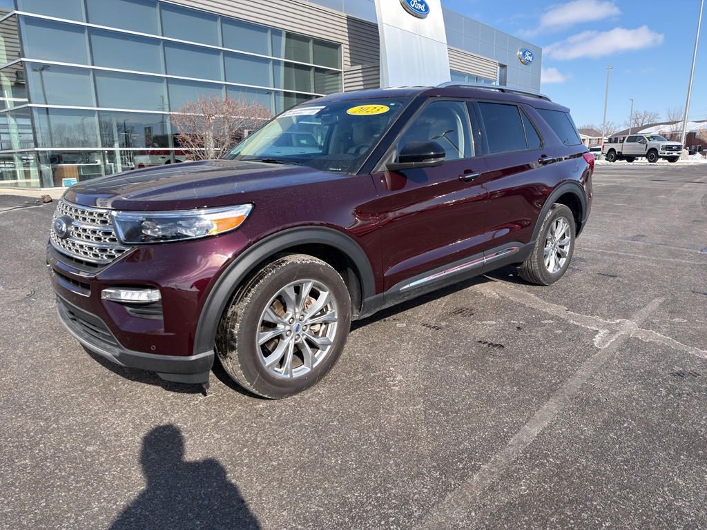 Used 2023 Ford Explorer Limited - photo 2