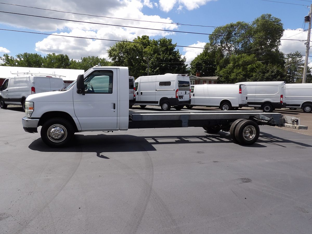 Used 2011 Ford E-450 - photo 7
