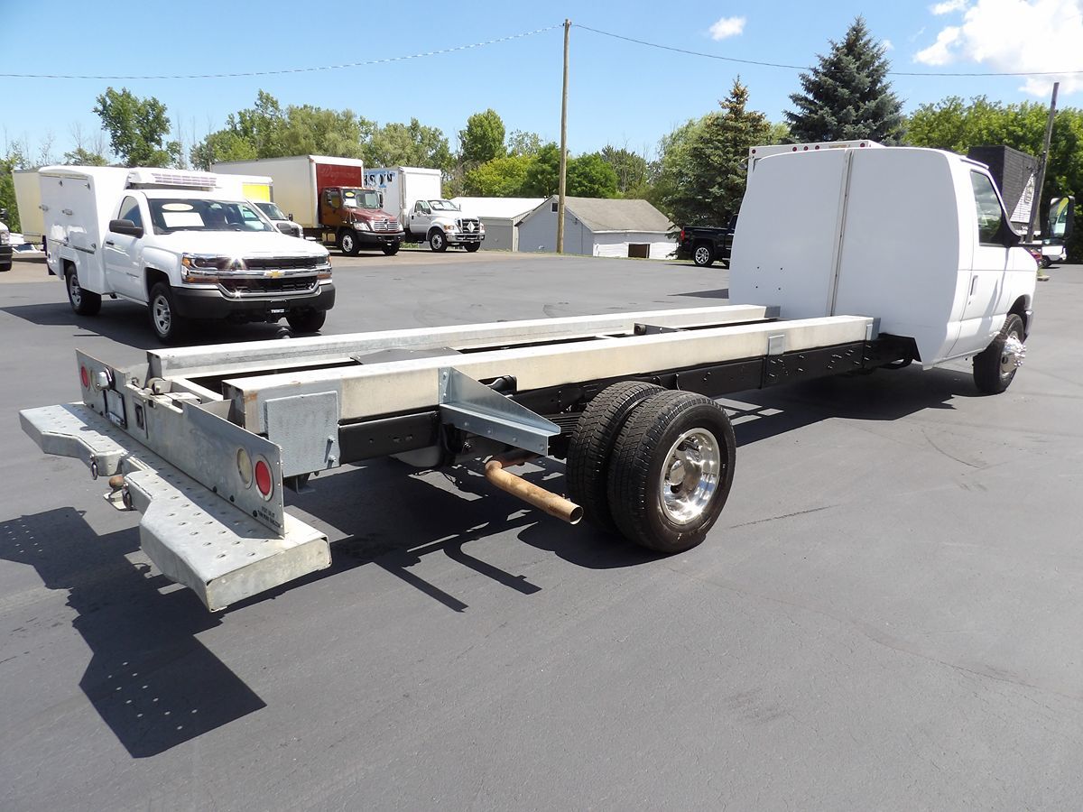 Used 2011 Ford E-450 - photo 10