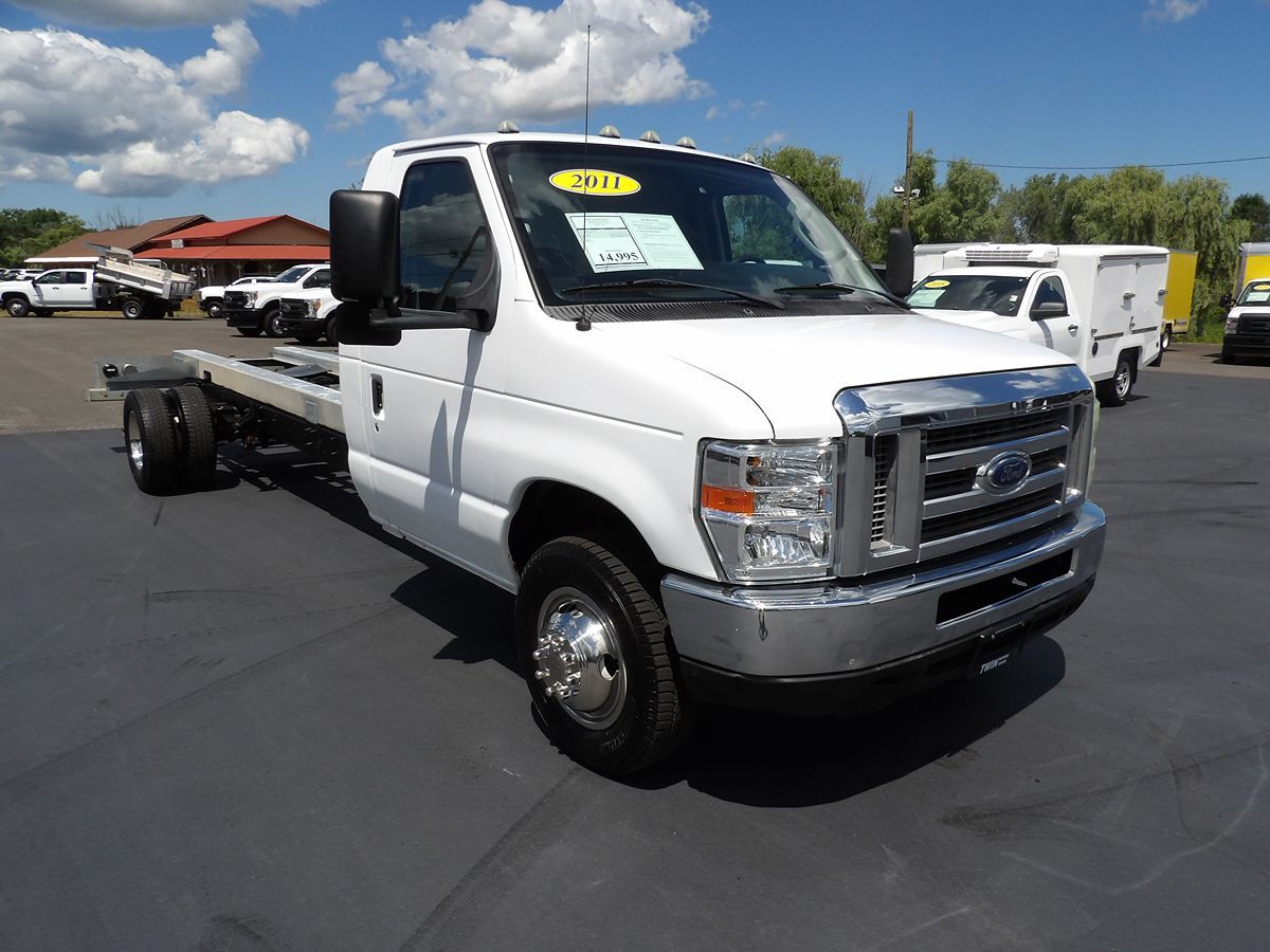 Used 2011 Ford E-450 - photo 12