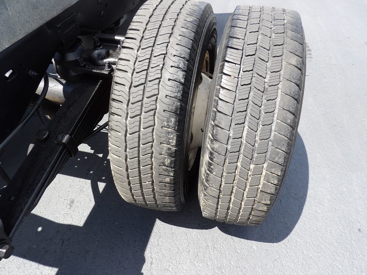 Used 2011 Ford E-450 - photo 18