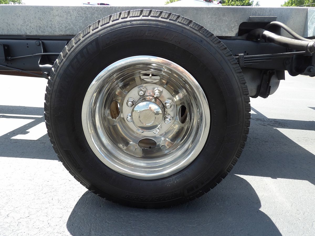 Used 2011 Ford E-450 - photo 19