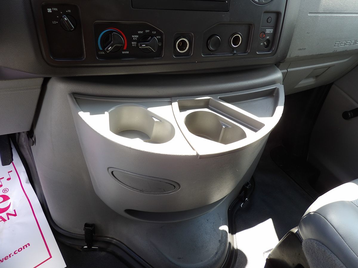 Used 2011 Ford E-450 - photo 26