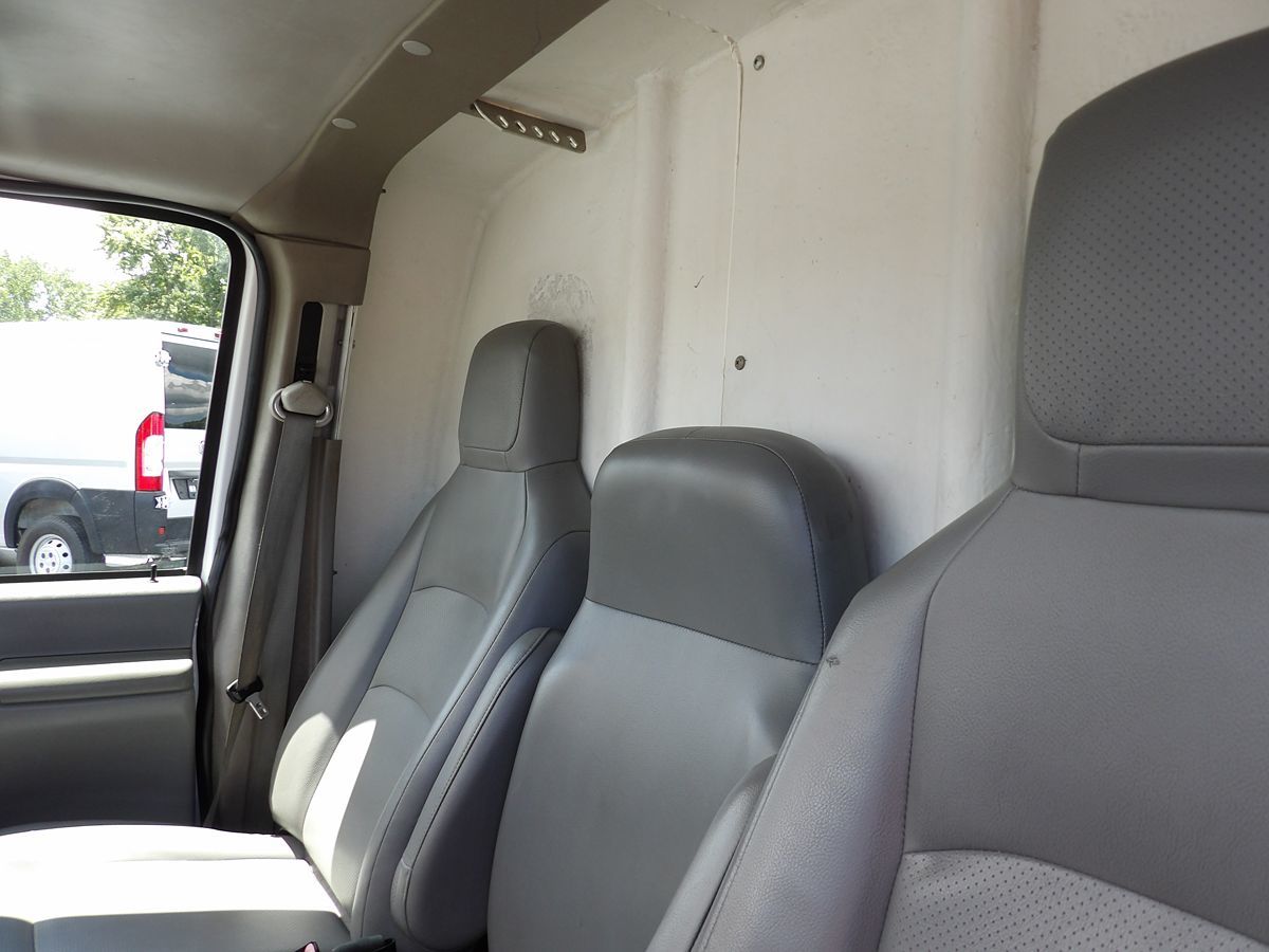 Used 2011 Ford E-450 - photo 28