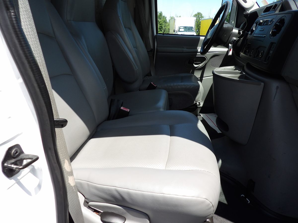 Used 2011 Ford E-450 - photo 30