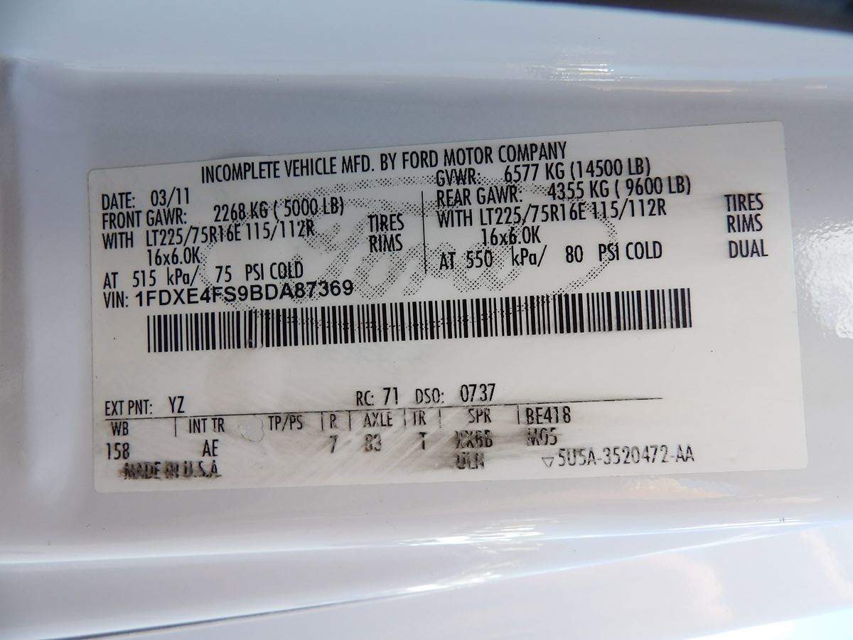 Used 2011 Ford E-450 - photo 31