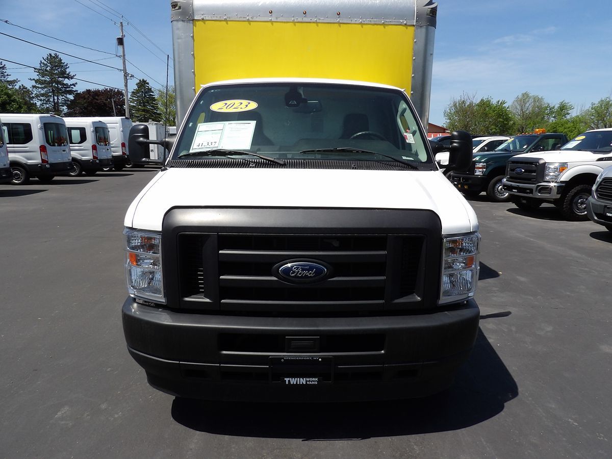 Used 2023 Ford E-350 - photo 5