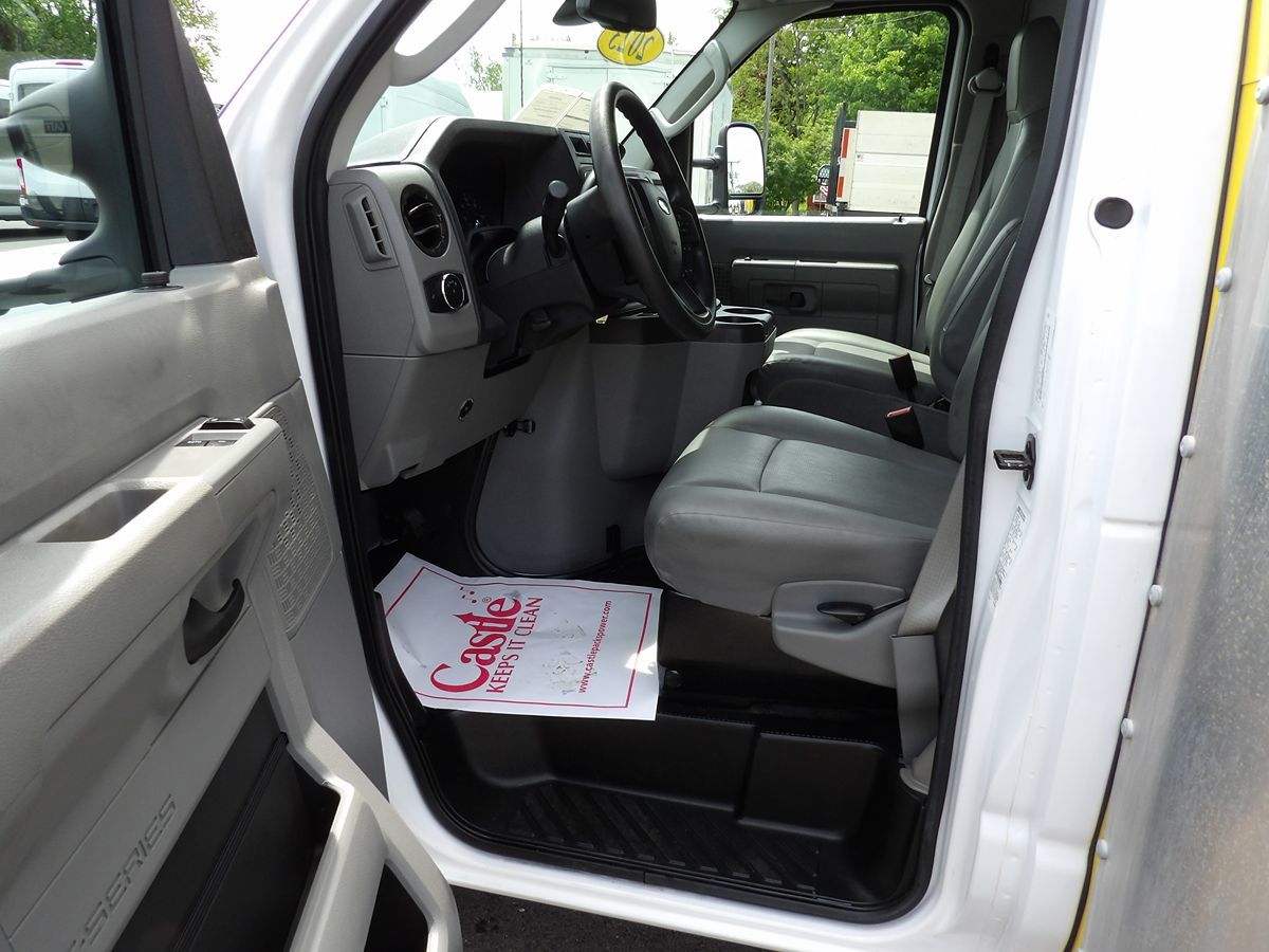 Used 2023 Ford E-350 - photo 25