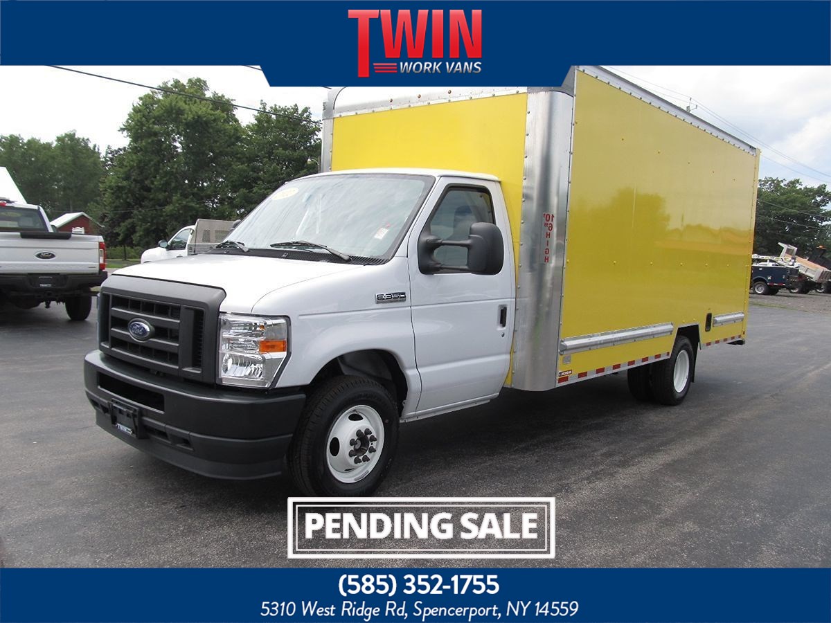 Used 2023 Ford E-350 - photo 5