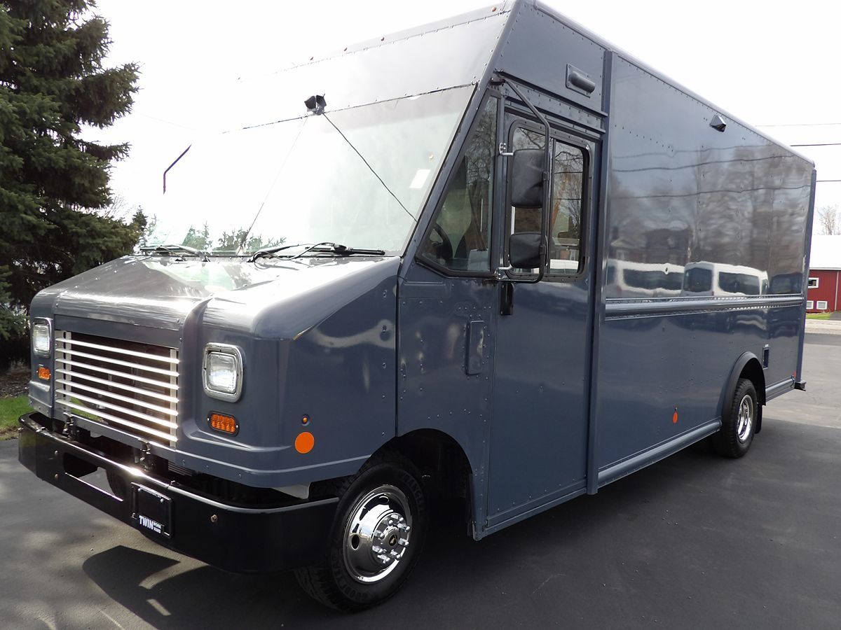 Used 2019 Ford E-450 - photo 5