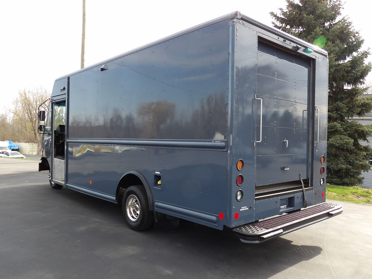 Used 2019 Ford E-450 - photo 7