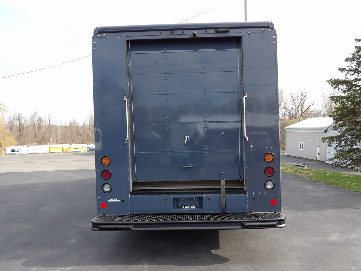 Used 2019 Ford E-450 - photo 8