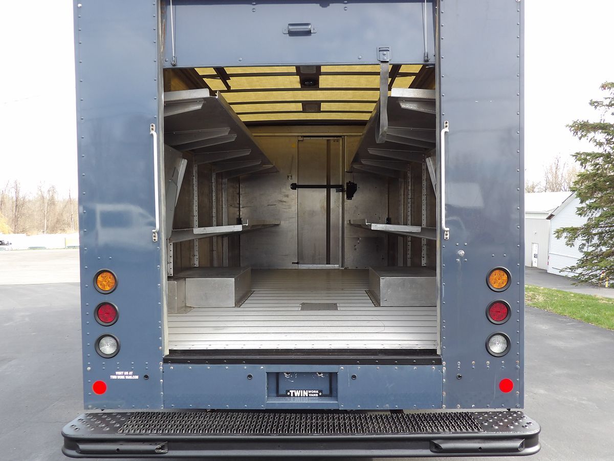 Used 2019 Ford E-450 - photo 9