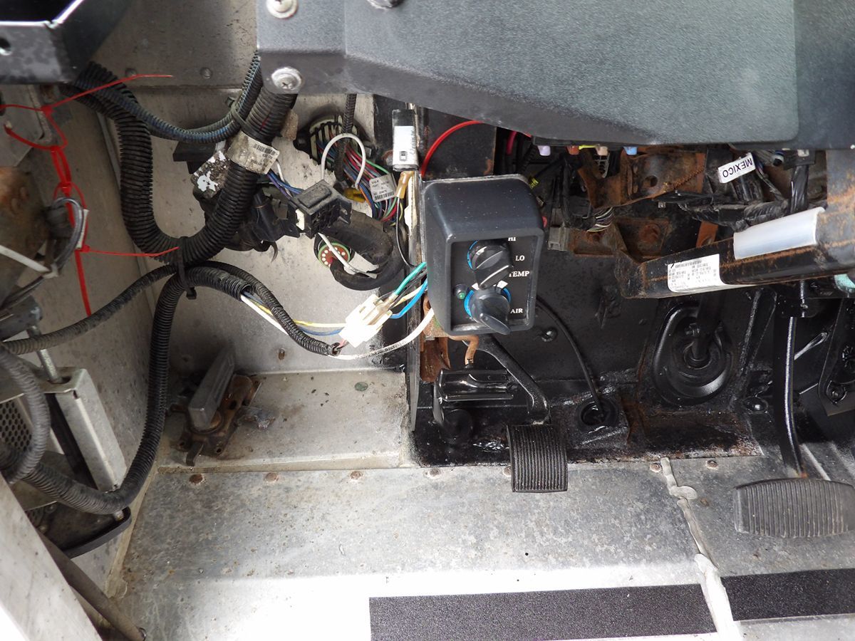 Used 2019 Ford E-450 - photo 28