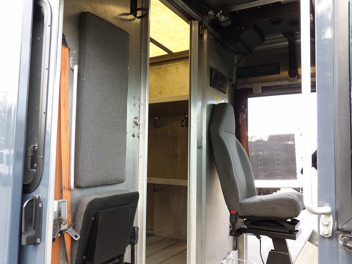Used 2019 Ford E-450 - photo 32