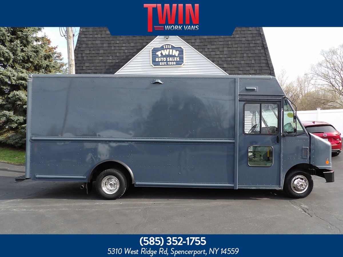Used 2019 Ford E-450 - photo 1