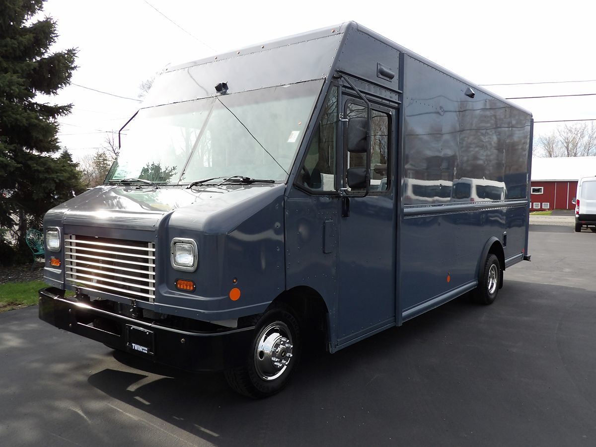 Used 2019 Ford E-450 - photo 7
