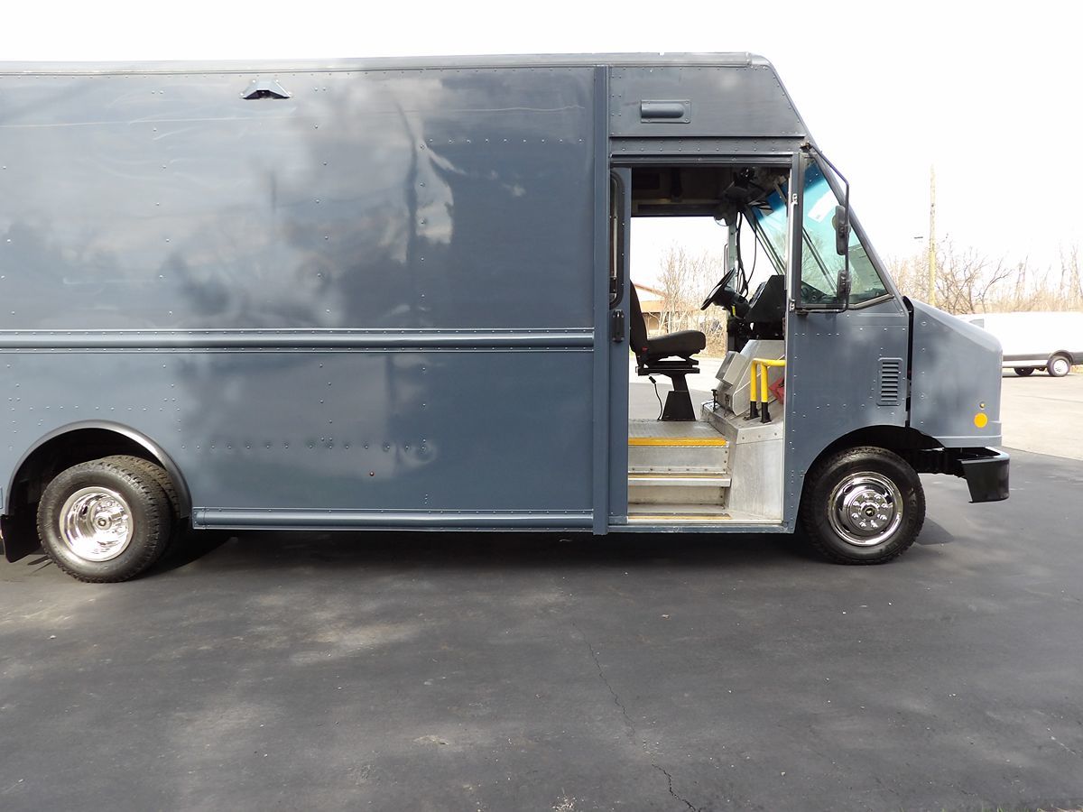 Used 2019 Ford E-450 - photo 17