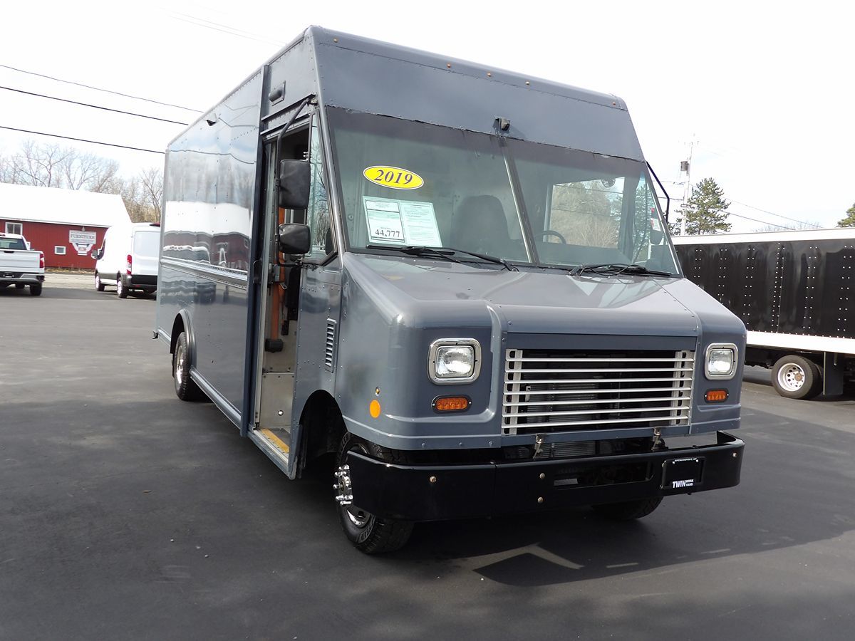 Used 2019 Ford E-450 - photo 18