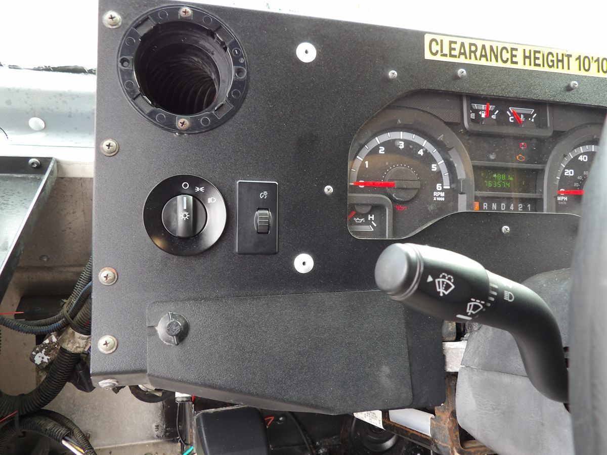 Used 2019 Ford E-450 - photo 27