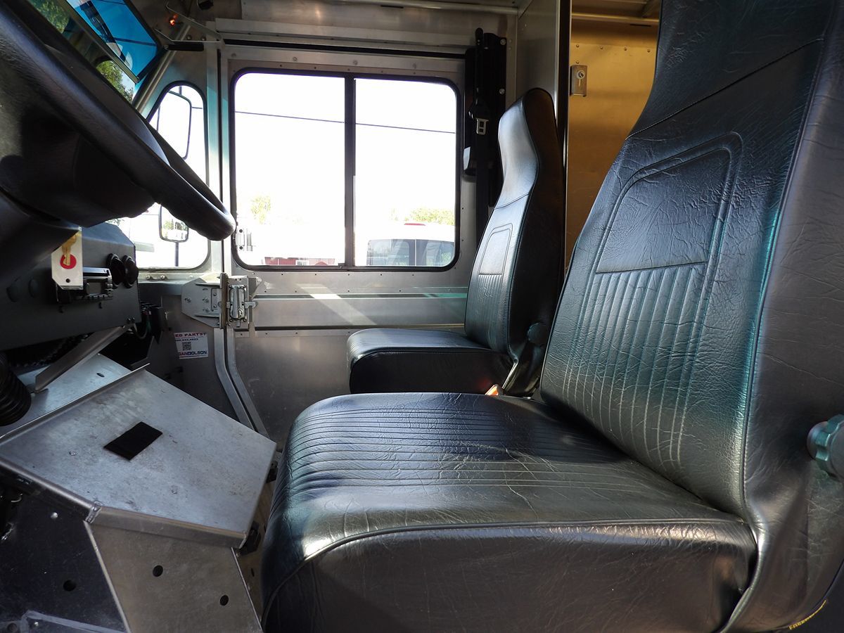 Used 2016 Ford E-350 - photo 21