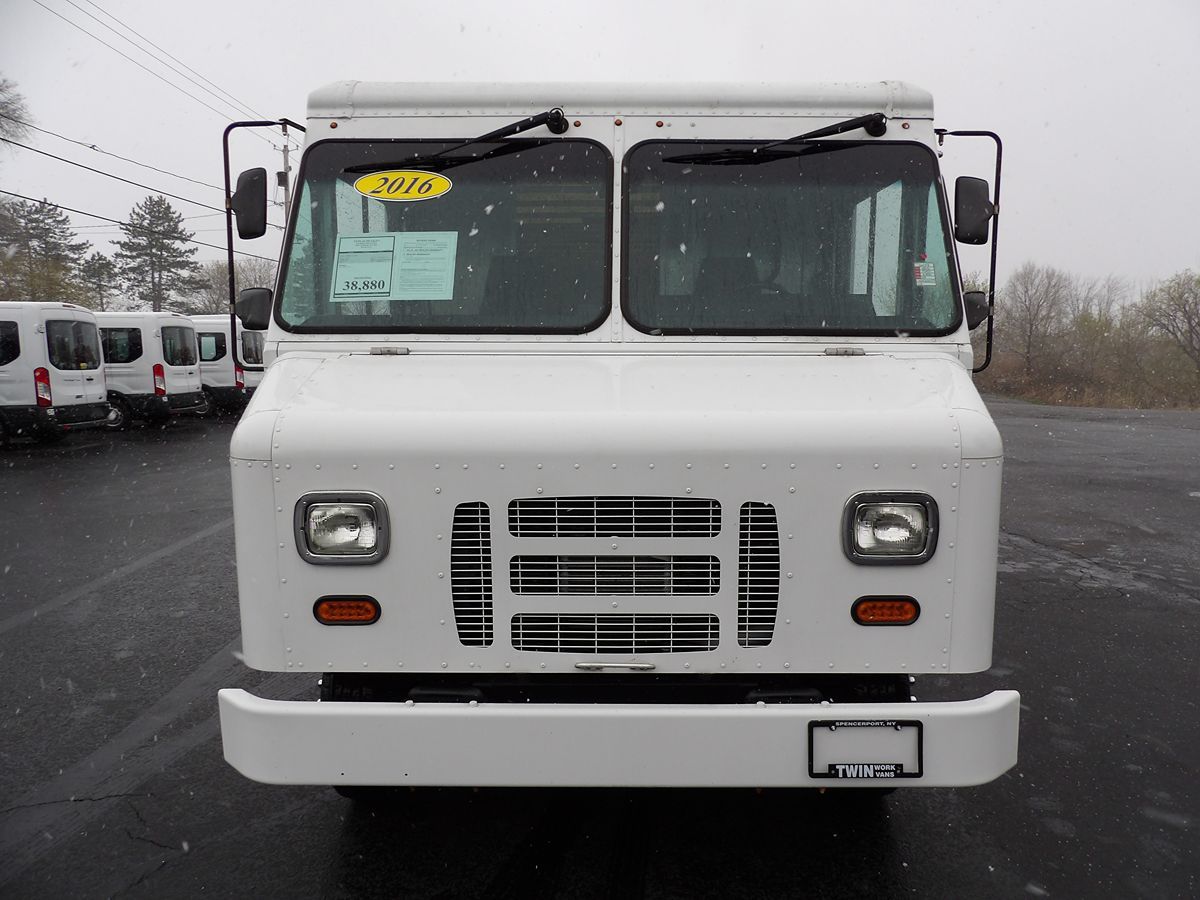 Used 2016 Ford E-350 - photo 5