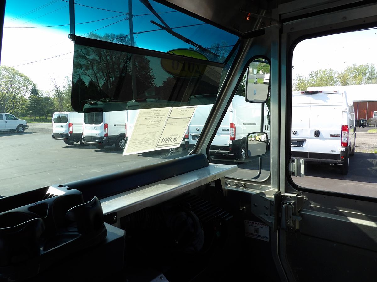Used 2016 Ford E-350 - photo 27