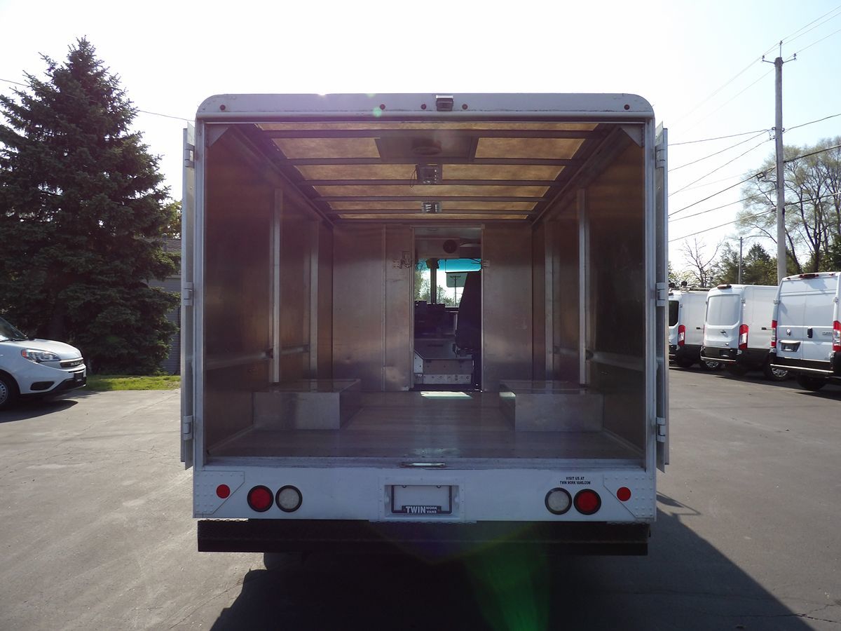 Used 2016 Ford E-350 - photo 29