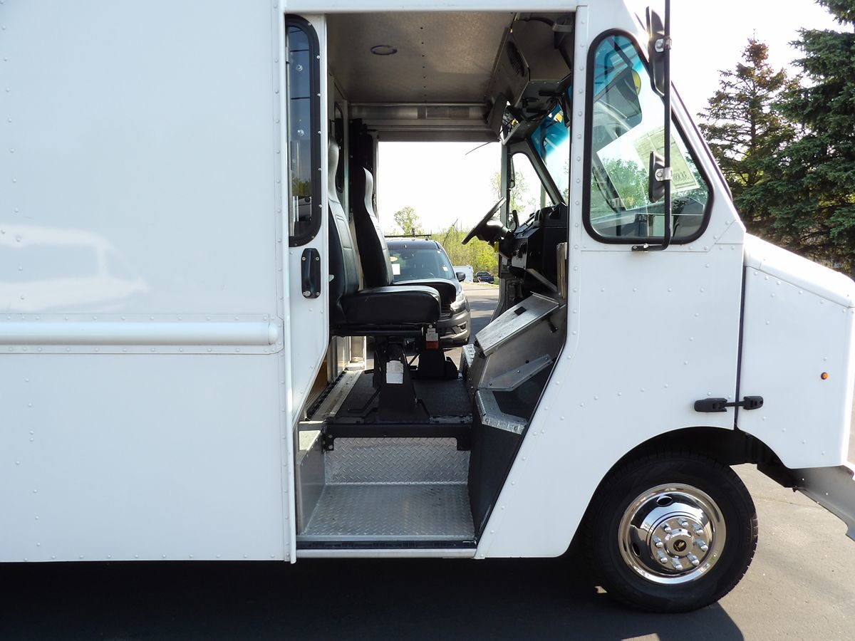 Used 2016 Ford E-350 - photo 34