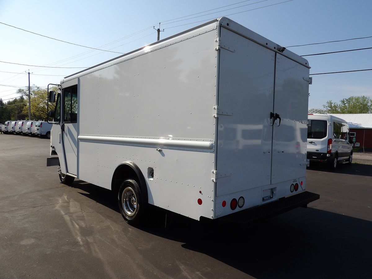 Used 2016 Ford E-350 - photo 8