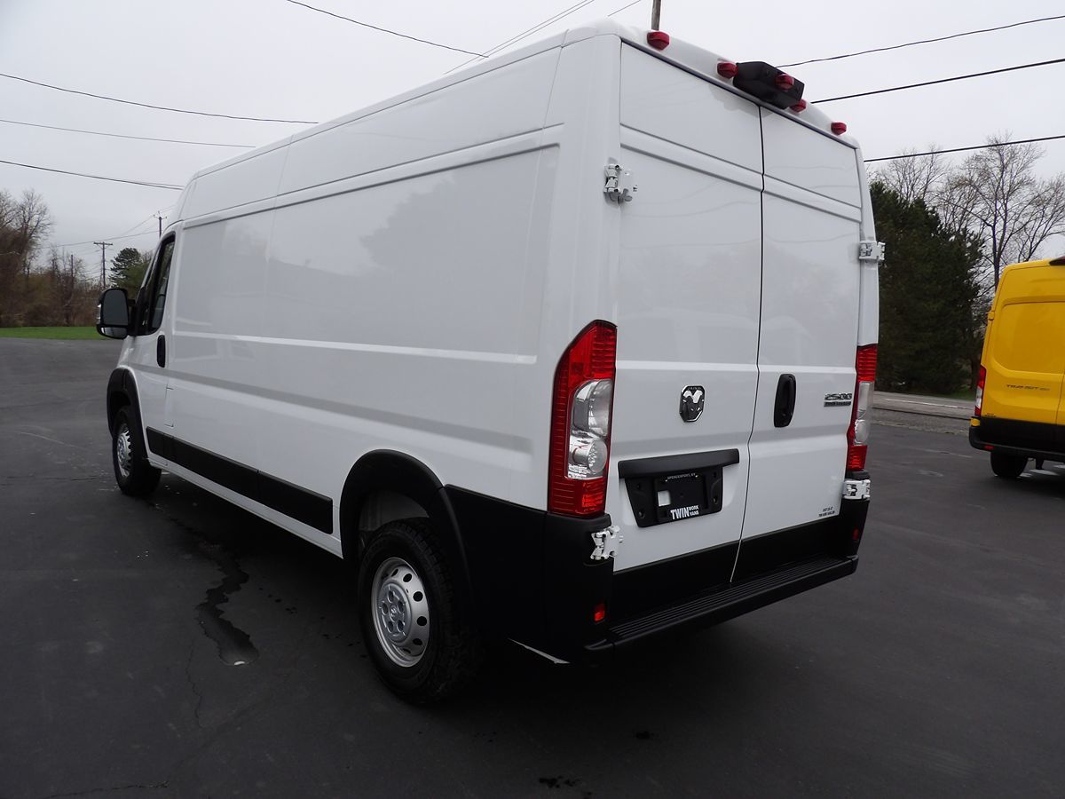 Used 2025 Ram ProMaster 2500 - photo 7