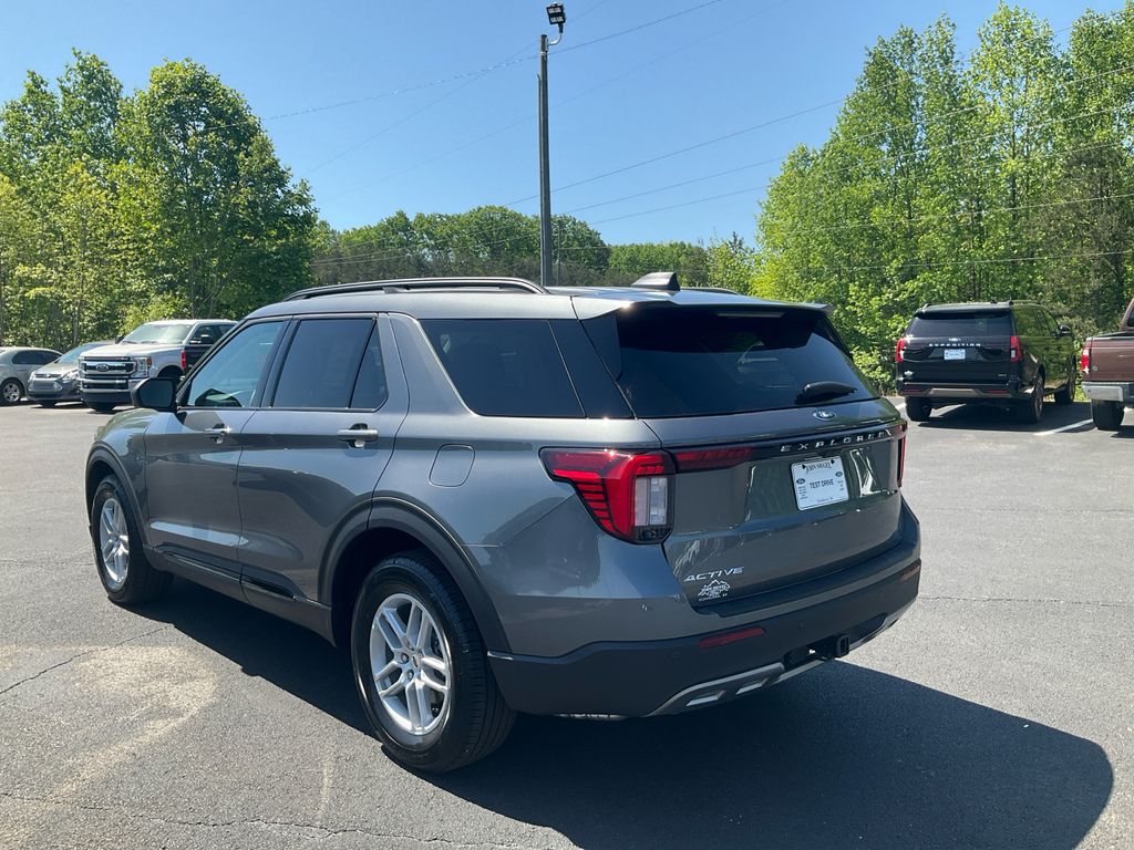 New 2026 Ford Explorer - photo 2