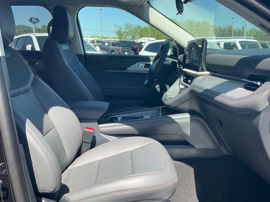 New 2026 Ford Explorer - photo 14