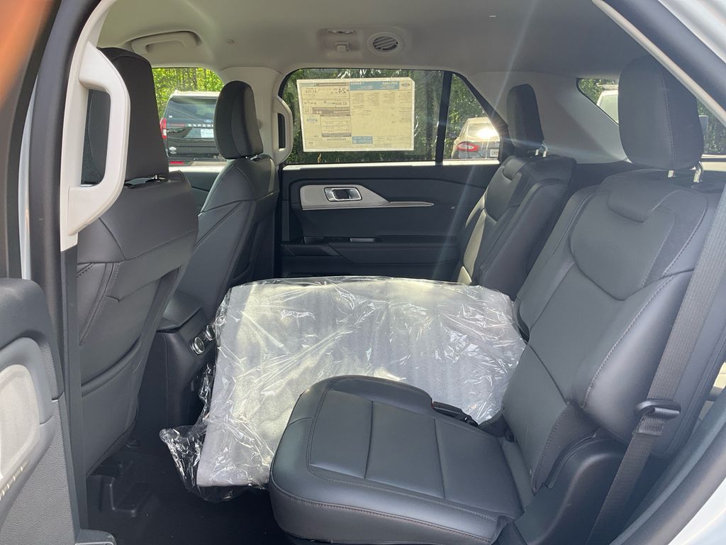 New 2026 Ford Explorer - photo 16