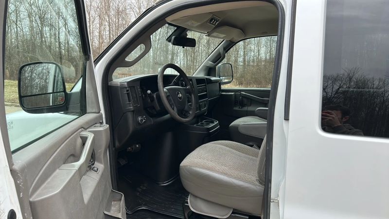 Used 2019 Chevrolet Express 3500 - photo 30