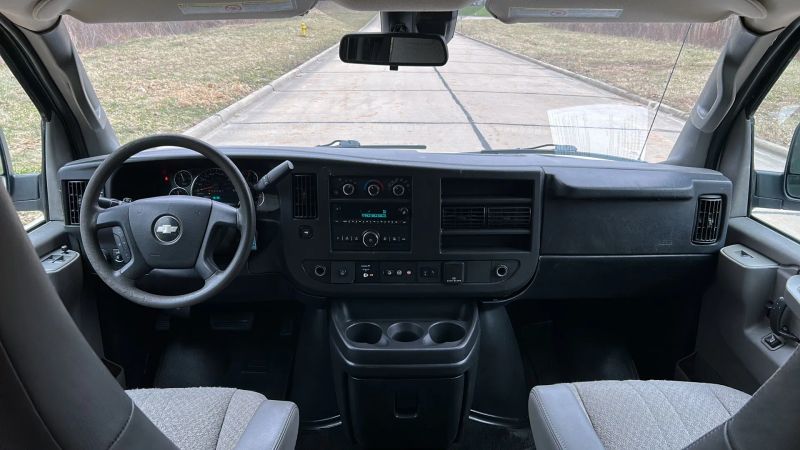 Used 2019 Chevrolet Express 3500 - photo 31